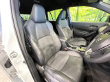 【黒革シート】上質な本革を使用し、高級感あふれる黒革シート。常に体に触れる部分だから、座り心地の良さにはこだわりたいですね♪汚れの付着や劣化を抑制する内装コーティング施工もおススメですよ♪