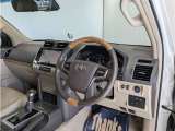見通しのよいすっきりとした視界で、誰でも運転しやすいです。運転のしやすさは疲れにくさにも繋がりますよ♪
