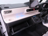 納車の前にはエンジンオイル、オイルエレメント、エアクリーナー、クーラント、バッテリー、ワイパーゴムのチェックまたは交換を行います!