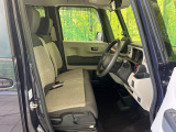 運転席シート廻りは使用感も少なく、良好な状態となっています。丁寧に使われていたことがよくわかりますね。