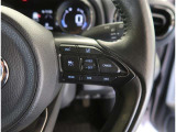 【レーダークルーズコントロール】車速に応じた車間距離を保ちながら、追従走行を支援します。