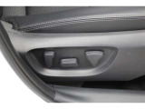 パワーシート搭載。微妙な調整が手軽にでき、最適なポジションで運転することが可能です。