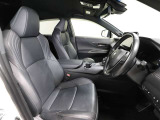 ゆったり室内で運転もしやすいです♪使い勝手の良い配置も考えられています!!
