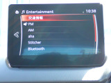 オーディオソースはご覧の通りです。Bluetoothを搭載しています。スマホと連動させると音楽等楽しむことが出来ます。
