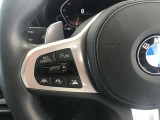 【アクティブクルーズコントロール】一定速度での巡航はもちろん、前方の車両との距離を一定に保ちながら自動で加減速を行います。BMWは車両停止までの制御が可能となりますので、渋滞時には大変嬉しい機能です。