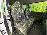 高品質なオリジナルフロアマットもオプションにてご用意しております。お好きなデザインやカラーをお車に合わせて選んでいただくことができます♪