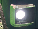 メッキベゼル付LEDフォグランプ LEDの明るい光が霧の発生や悪天候時に視界確保をサポートします!