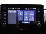 ディスプレイオーディオを装備。スマホとクルマをつなぐことで、これまでのナビに加えて、色々なサービスが楽しめます。