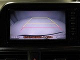 バックモニター装着車は後退時の強い味方です♪車庫入れや縦列駐車の際、後退操作の参考になるガイドラインをナビ画面に表示します。