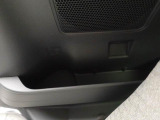 カップホルダーは座席からちょうど手の届く位置です!!