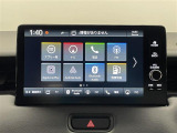 【Honda Connect対応】専用アプリをスマートフォンにダウンロードすることにより、離れた場所からエアコンを操作したり、クルマの位置情報を確認することができます。