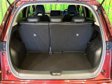 積み下ろしのしやすいデッキにはたっぷりと荷物を積み込んでいただけます。遊びから仕事まで、様々なシーンで頼れます♪