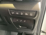 安全装備と運転席のシートの位置を呼び出すスイッチがまとめられています