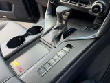 ワイヤレス充電(置くだけ充電)・エアサス車高切替スイッチ