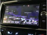純正ナビを装備。タッチパネル式で使いやすく、お出かけもラクラクです。
