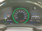 視認性の高いメーター類で、運転に必要な情報を的確に把握できます。洗練されたデザインも魅力です。