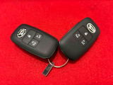 キーフリーシステム 電子カードキーを携帯していれば、ドアハンドルやバックドアのスイッチを押すだけでドアの施錠と解錠が行えます!鍵を出す手間なく開閉ラクラク♪♪