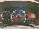 視認性の高いメーター類で、運転に必要な情報を的確に把握できます。洗練されたデザインも魅力です。