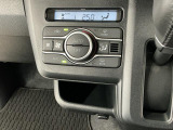 【オートエアコン】AUTOボタンを押してお好みの温度を設定!快適な室温でドライブをお楽しみいただけます♪