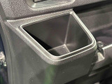 助手席にもドリンクホルダーが付いています