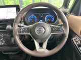 【純正革巻きステアリング】上質な革を使用することで、手にしっかり馴染みとても運転しやすいハンドルです♪