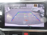 バックカメラ機能付きです!バックする際に後方の様子をカーナビのモニター上に表示してくれます。運転席にいながら、後方が確認できるので、バック駐車が、スムーズに行えます!