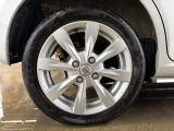 165/55R15ノーマルタイヤ装着車♪各種アルミホイールや、スタッドレスタイヤも取扱いしております。是非ご相談ください♪