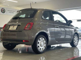 伝統的なFIAT500のデザインを現代的にアレンジしたリアビュー。どの角度から見ても魅力あふれるスタイルです。