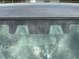 デュアルカメラブレーキサポートや横滑り防止装置、車線逸脱警報機能などのサポート装備も充実♪