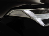 ヘッドライト内部にVOLVOロゴ