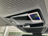 タッチコントロール式LEDルームランプはフロント・リヤ天井部分に設置。夜間でもスマートに操作できます。