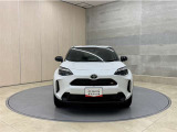 お車購入のポイントとなるフロントマスクです!シャープな目つきが印象的なデザインのヘッドランプです。