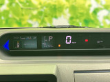 視認性の高いメーター類は、運転に必要な情報をわかりやすく表示。運転状況を的確に把握でき、安全運転をサポートします。デザインも洗練されています。