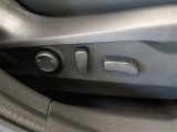パワーシート搭載。微妙な調整が手軽にでき、ピッタリなポジションで運転することが可能です。