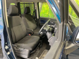 運転席シート廻りは使用感も少なく、良好な状態となっています。丁寧に使われていたことがよくわかりますね。