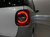LEDテールライトです。省電力、高輝度のLEDは明るく照らすので夜間運転時の視認性を高めます。スタイリッシュな見た目で細かいところもこだわりたいあなたに!