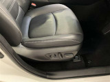 パワーシート搭載。微妙な調整が手軽にでき、ピッタリなポジションで運転することが可能です。