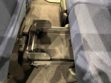 中敷きを立ち上げれば、倒れやすい荷物も安定して積める置きラクボックスが標準装備