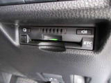 【ETC車載器】は、ビルトインタイプですっきり収納され、見た目も使い勝手も満足のアイテムです。