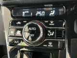 【オートエアコン】AUTOボタンを押してお好みの温度を設定!快適な室温でドライブをお楽しみいただけます♪