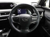 各操作スイッチなどもハンドルから手を放すことなく操作可能で安全運転に支援いたします!