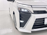 フォグランプ装着車です。暗い夜道の車両前方を明るく照らします
