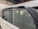 【サイドバイザー】悪天候時も換気ができるように☆車内に新鮮な空気を取り込めます!
