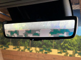 【デジタルインナーミラー】後席の大きな荷物や同乗者で後方が確認しづらい時でも安心!カメラが撮影した車両後方の映像をルームミラー内に表示。クリアな視界で状況の確認が可能です!