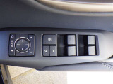 スタッドレス/夏タイヤの保管場所にお困りはありませんか?また、『重くて持ち運びが大変・盗難や劣化が心配!』というお客様の声へお答えします。専用倉庫にて愛車のタイヤを保管致します!