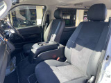 中古車両のため使用感はございますが、修復歴や目立つ傷はなく、年式や走行距離に比べ程度の良いお車です。