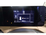 ■スピードメーター■ とっても見やすいメーターです。夜間時はラグジュアリーな気分にさせてくれる照明が魅力ですので、夜のドライブも楽しみになりますよ♪