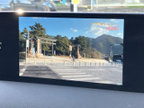 停車中にテレビ番組の映像を視聴でき、待ち時間などを過ごす際にも活用できます。画面に映像が表示されるため、車内でテレビを楽しみたい方にうれしい装備です。