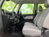 運転席周りはシンプルで使いやすく、操作性も良好です。集中して運転に臨める環境が整っています。