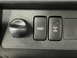 アクセサリーソケット、4WDスイッチ
